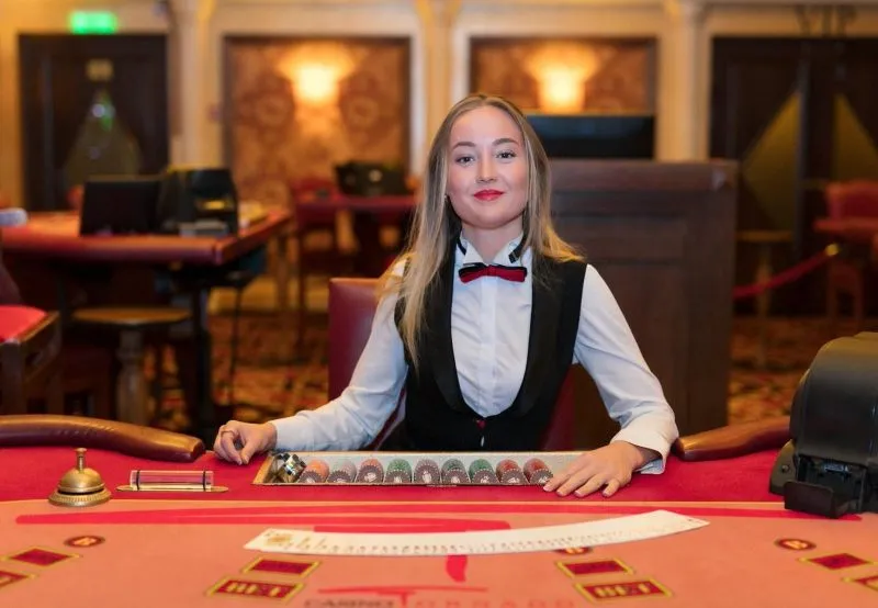 Vai trò của người làm Dealer trong Casino